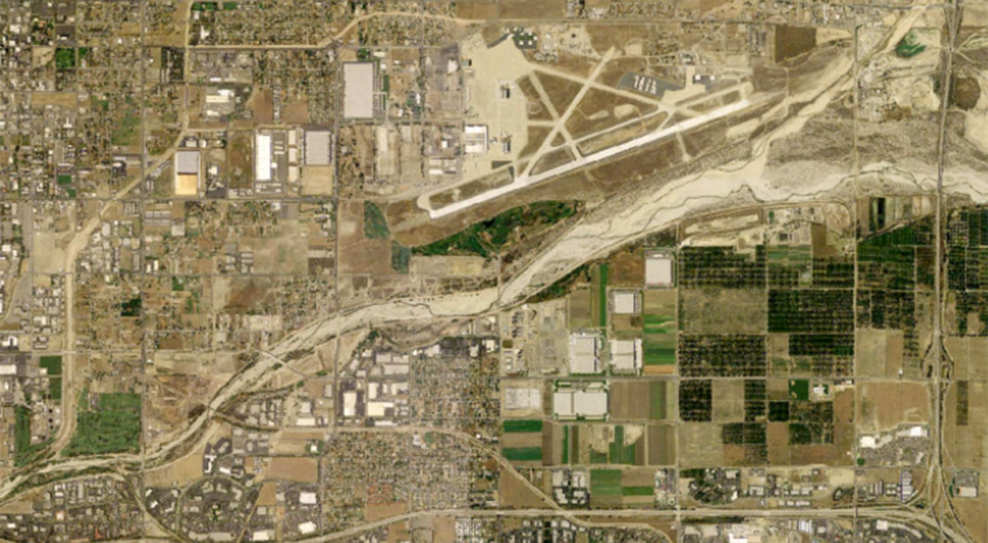 انبار کالای فروشگاه‌های اینترنتی