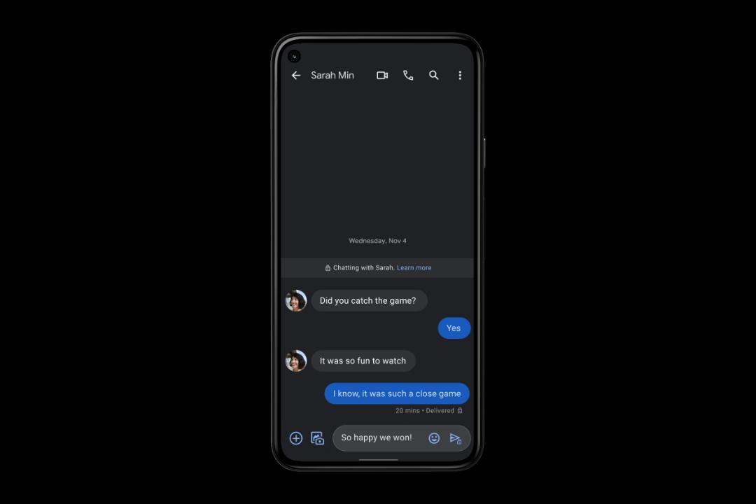 گوشی پیکسل درحال نمایش اندروید مسیجز / Android Messages با RCS