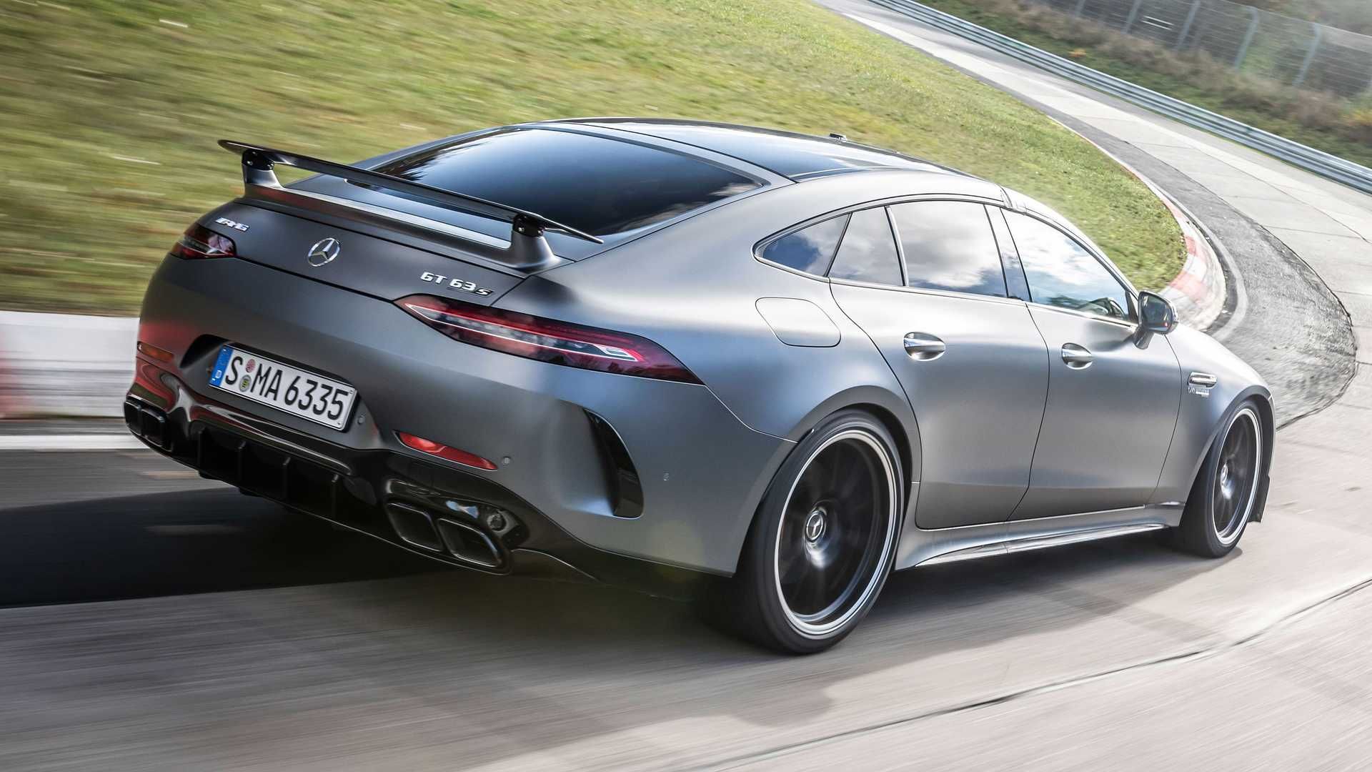 نمای عقب خودرو مرسدس آ ام گ جی تی 63 اس / Mercedes-AMG GT 63 S خاکستری رنگ در پیست نوربرگ رینگ