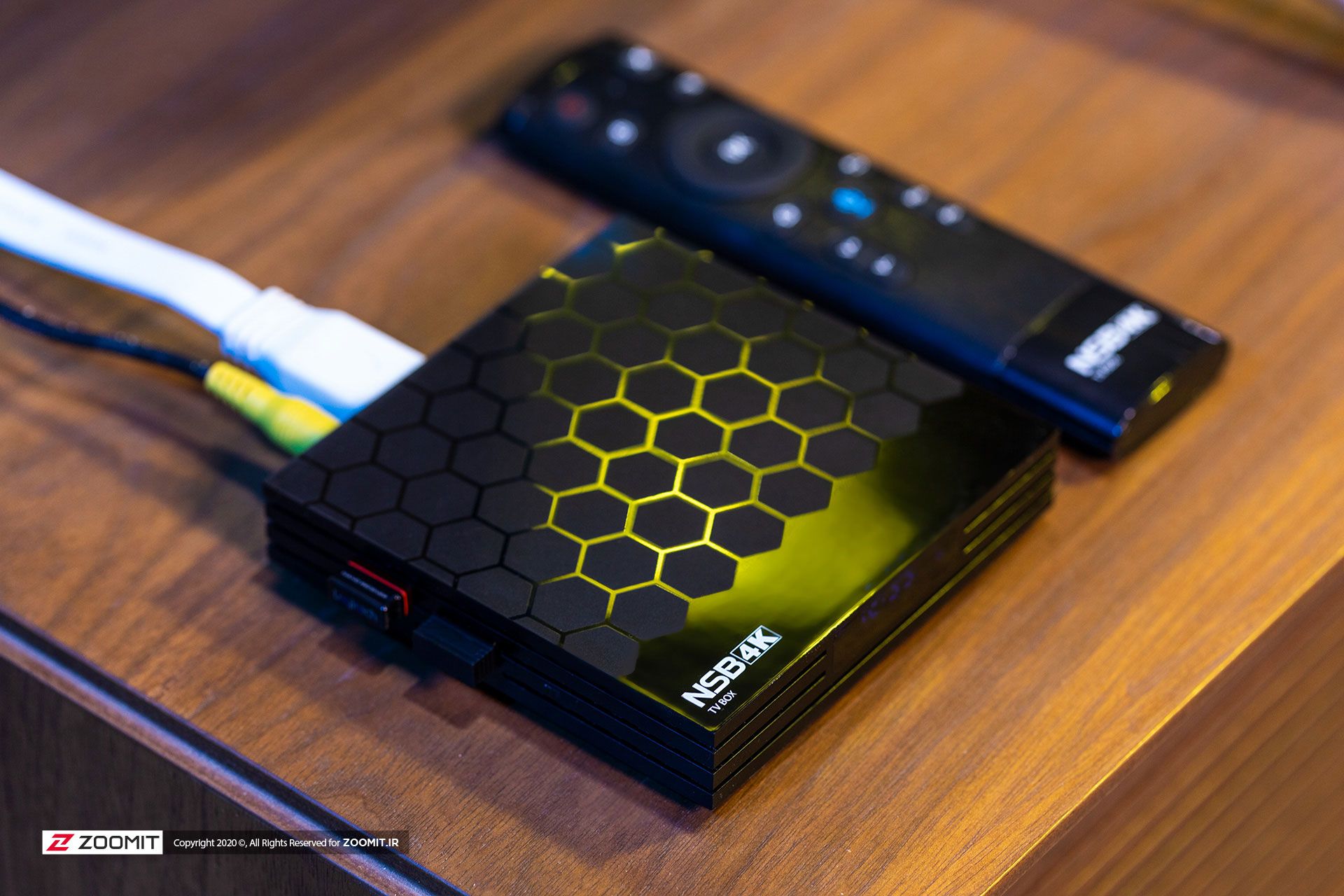 نماوا تی وی دستگاه متصل به تلویزیون و کنترل از راه دور