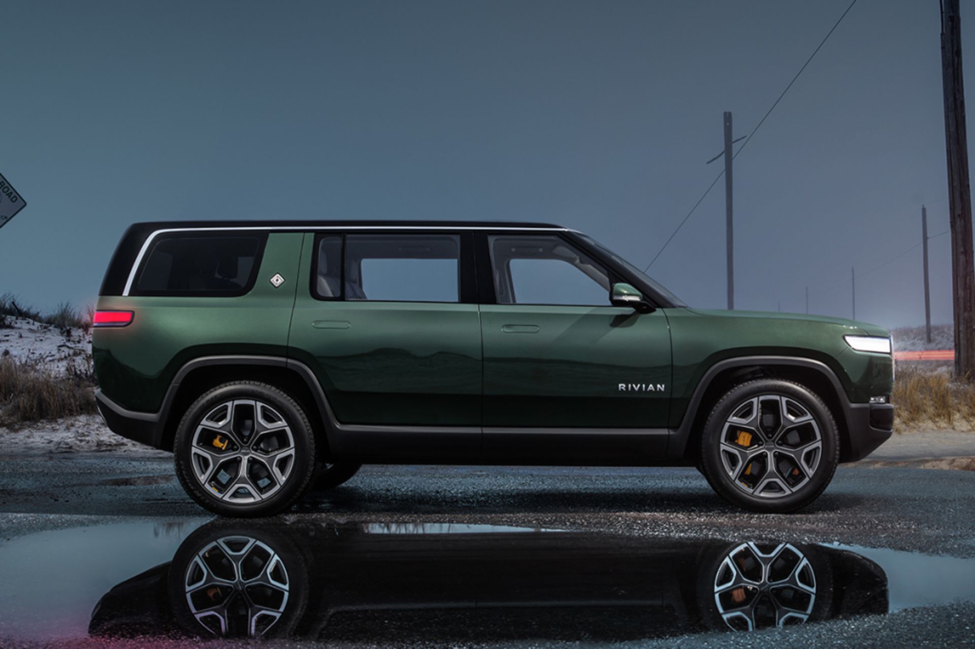 Rivian R1S شاسی بلند ریوین 