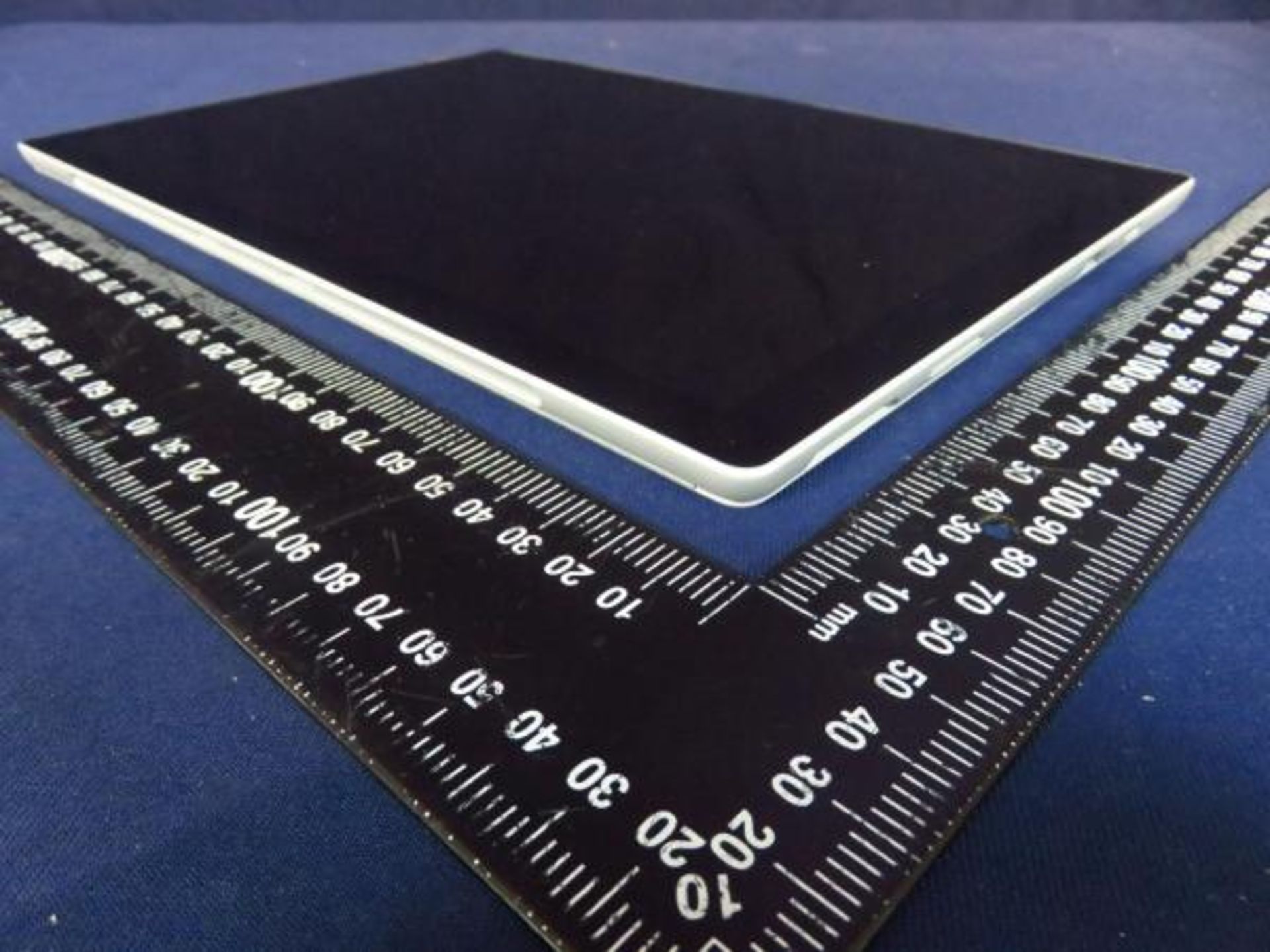 طراحی سرفیس پرو ۸ / Surface pro 8