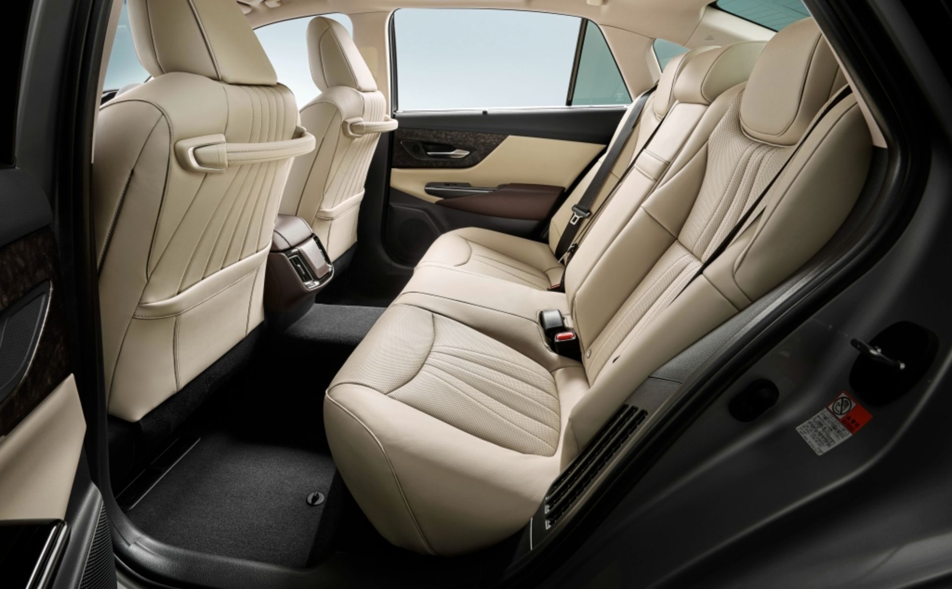 Toyota Crown  تویوتا کرون 2021