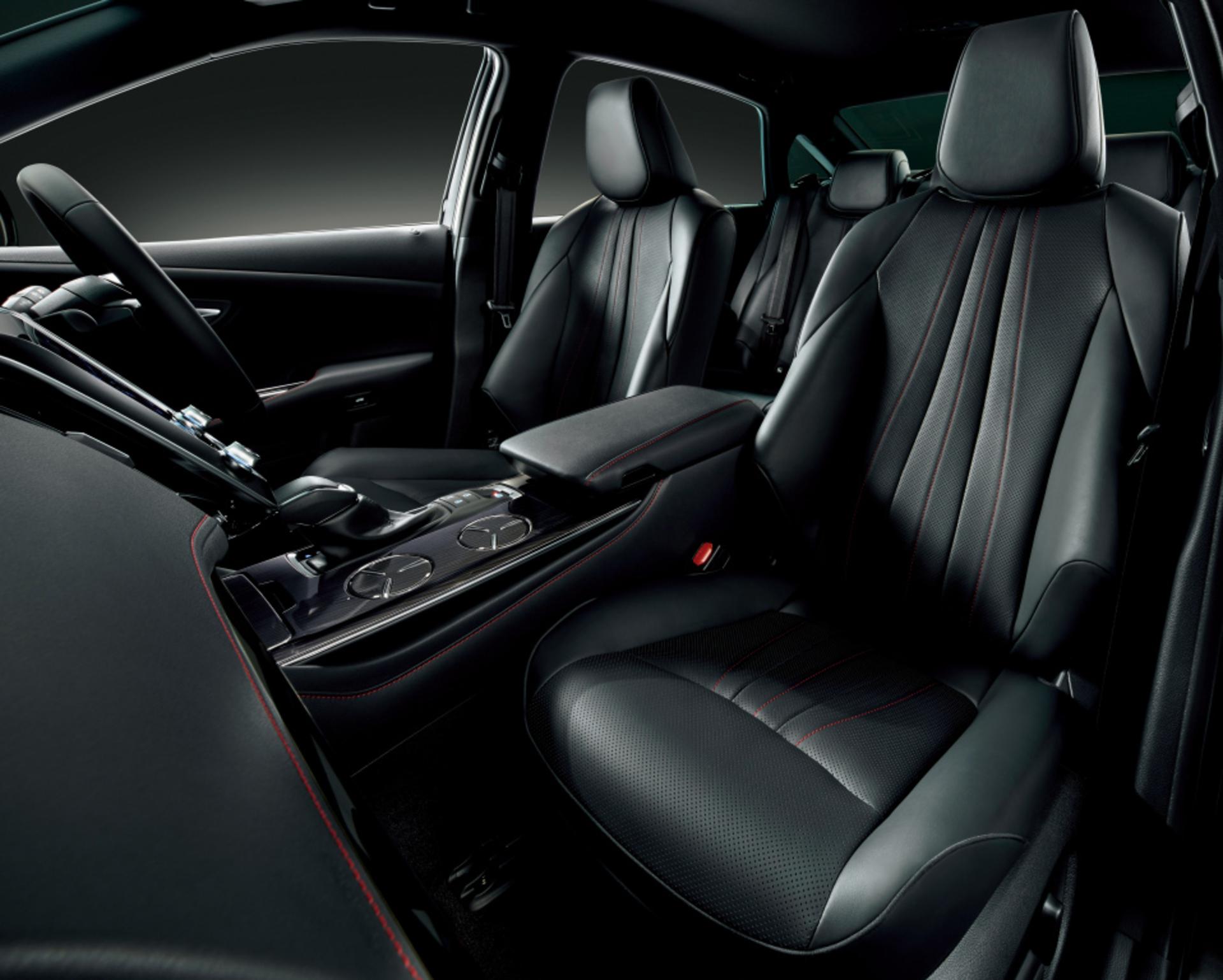 Toyota Crown  تویوتا کرون 2021