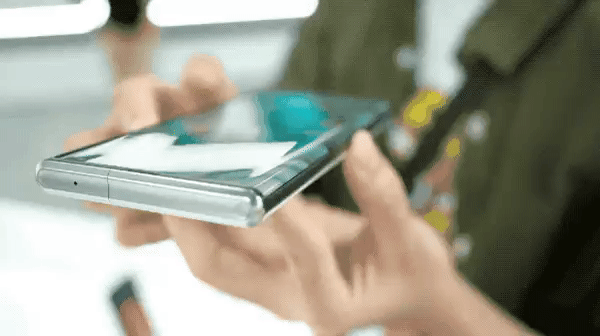 گوشی Oppo با صفحه نمایش انعطاف ‌پذیر