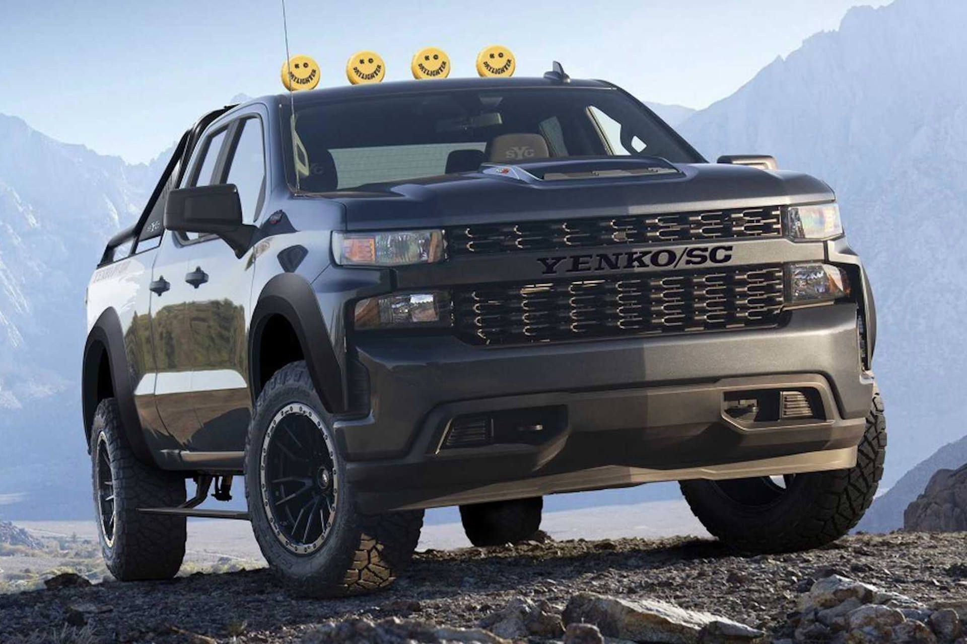 وانت پیکاپ شورولت سیلورادو آف‌رود ینکو / 2021 Yenko/SC Silverado Off-Road سیاه رنگ با تیونینگ SVE