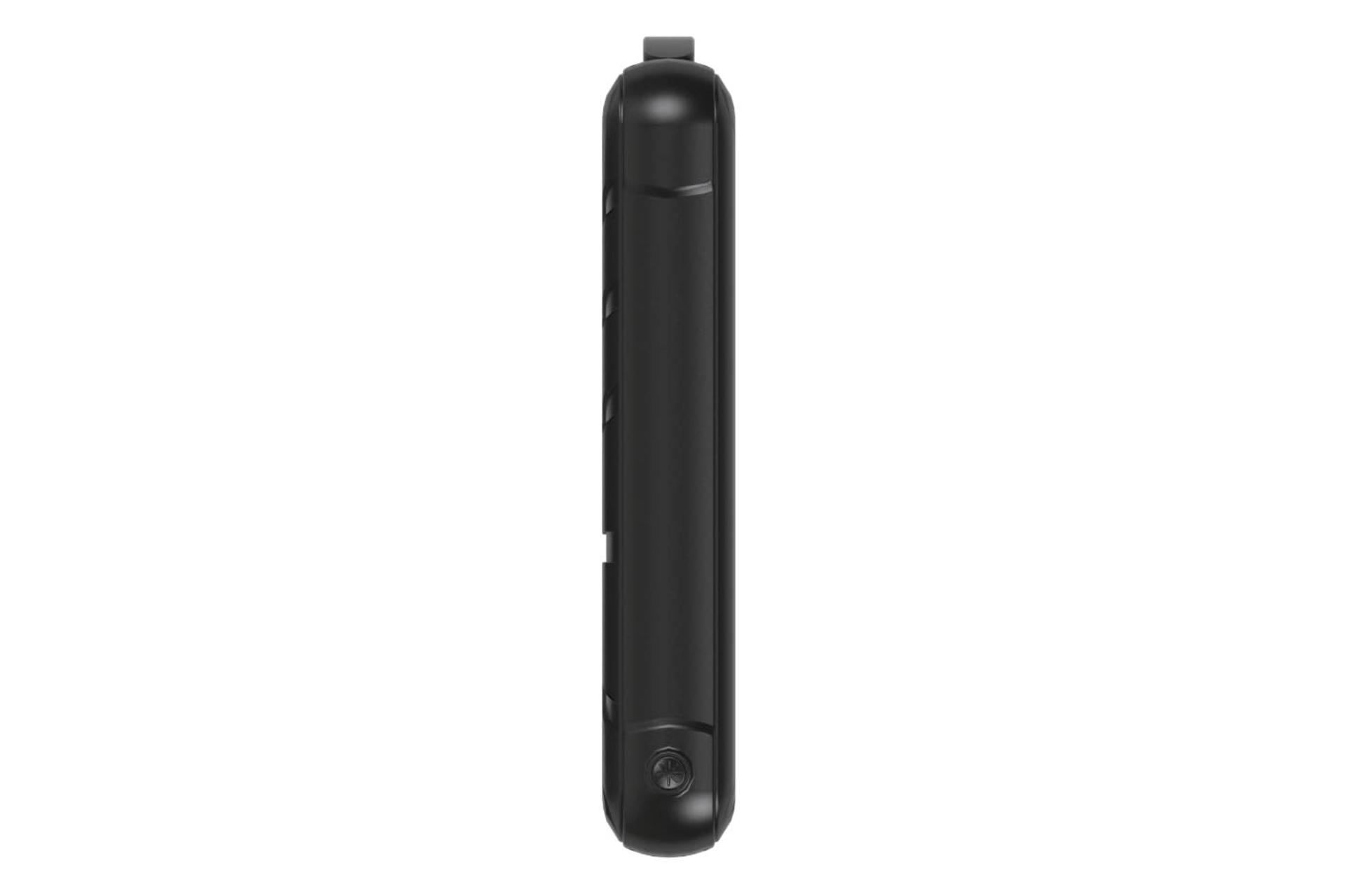 نمای جانبی پاور بانک آکی Solar PB-P17 با ظرفیت 20000 میلی‌آمپر ساعت Aukey Solar PB-P17 20000mAh