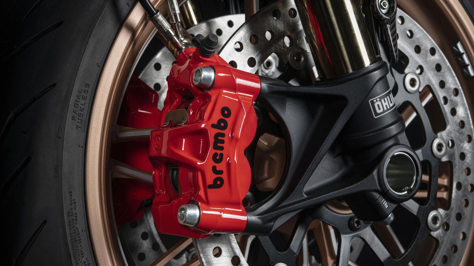 چرخ و ترمز موتورسیکلت دوکاتی دیاول 1260 لامبورگینی / Ducati Diavel 1260 Lamborghini motorcycle سبز رنگ