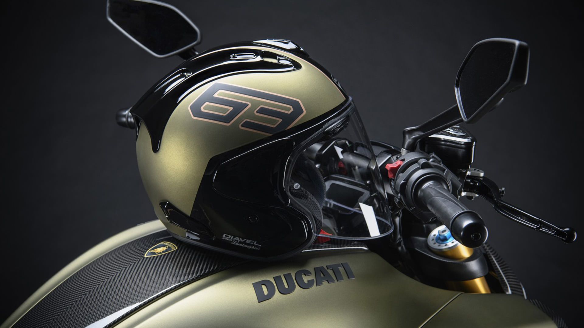 کلاه کاسکت موتورسیکلت دوکاتی دیاول 1260 لامبورگینی / Ducati Diavel 1260 Lamborghini motorcycle سبز رنگ