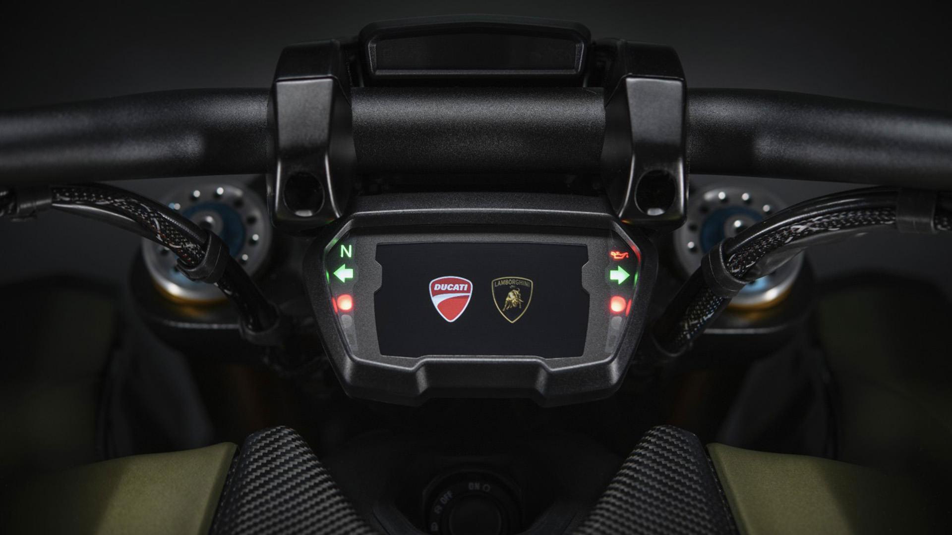 نشانگر جلو موتورسیکلت دوکاتی دیاول 1260 لامبورگینی / Ducati Diavel 1260 Lamborghini motorcycle سبز رنگ