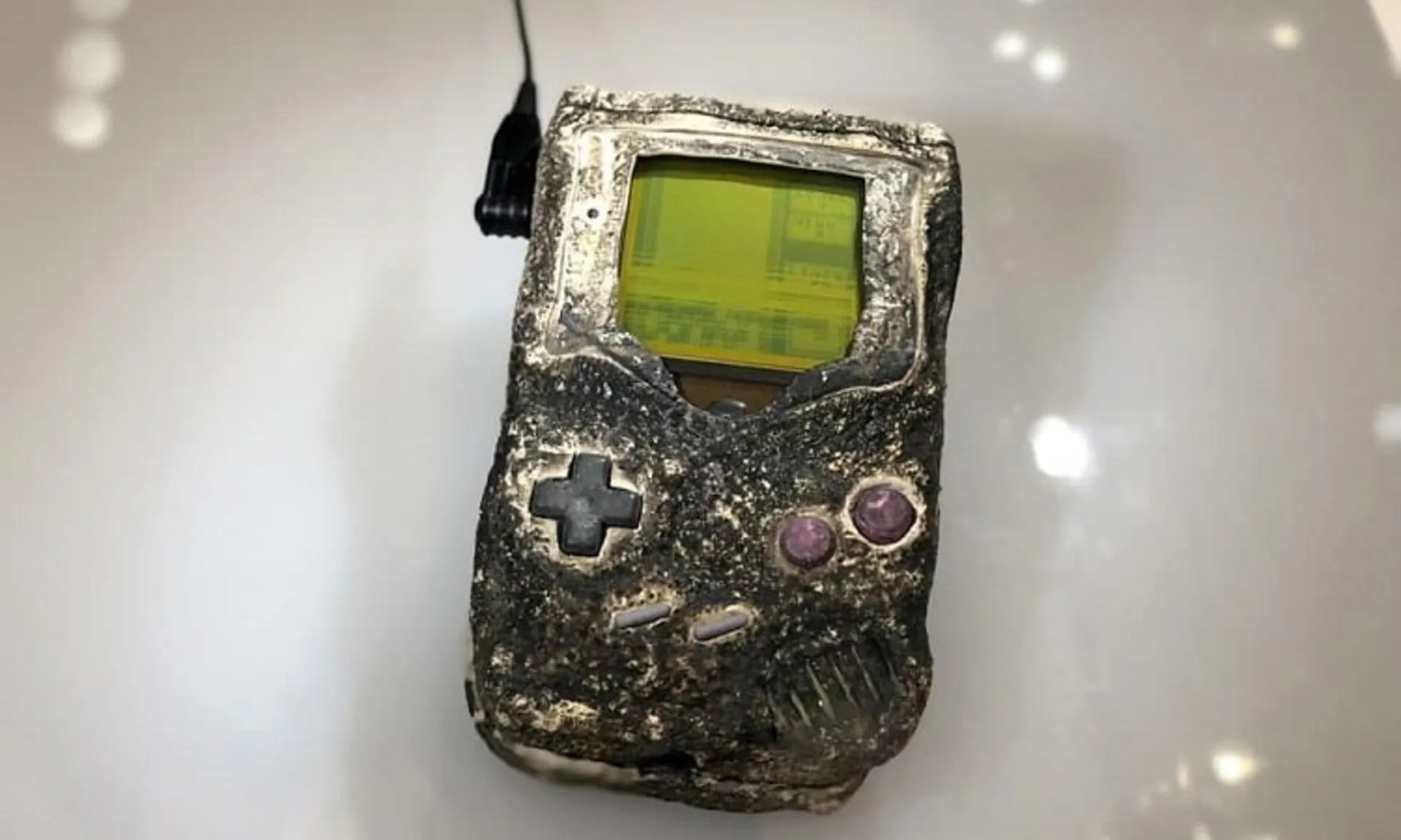 مرجع متخصصين ايران گيم بوي بازمانده از جنگ Game Boy