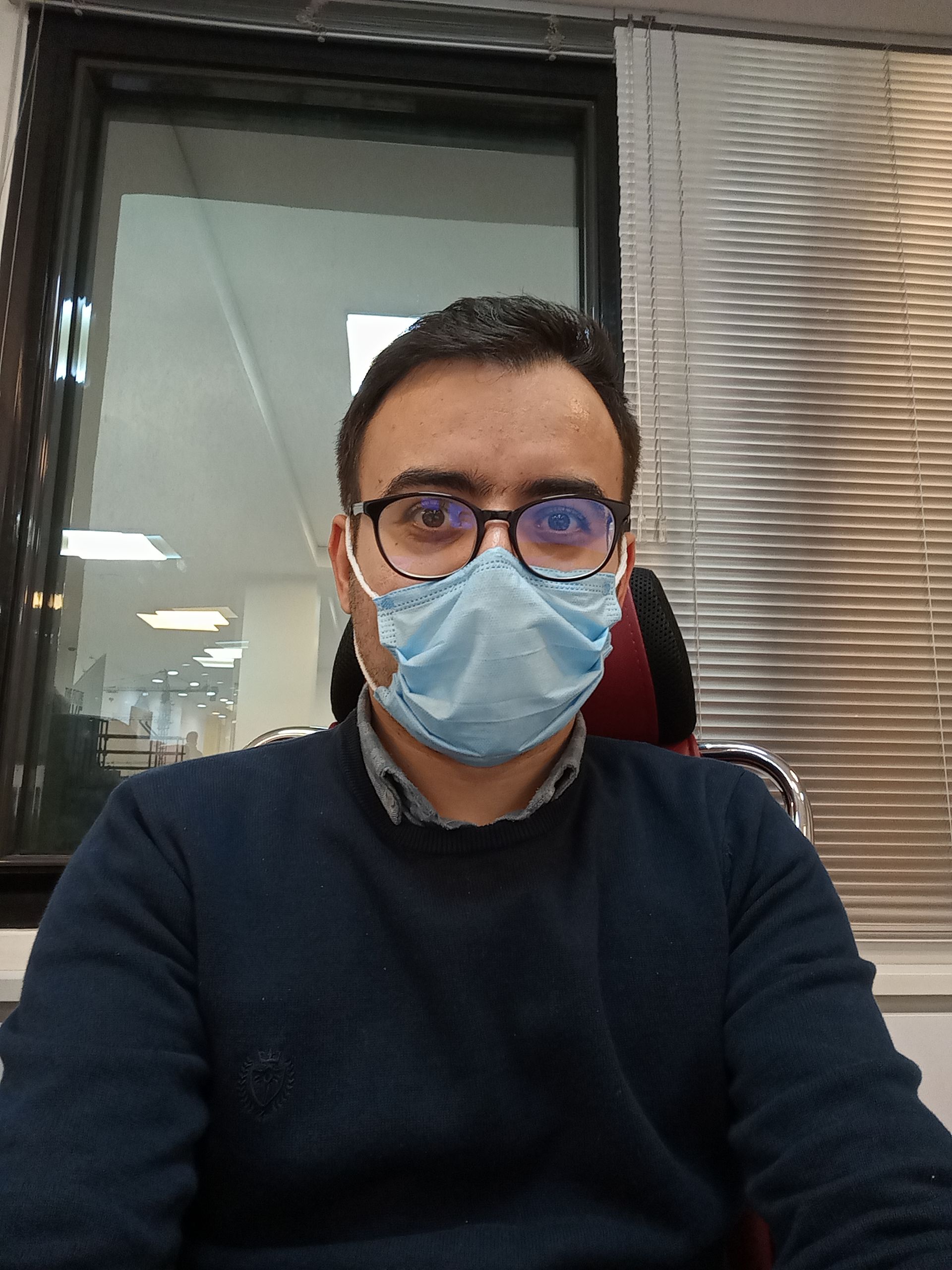 نمونه عکس دوربین سلفی گوشی هواوی Y9a - مهرداد عیسی لو