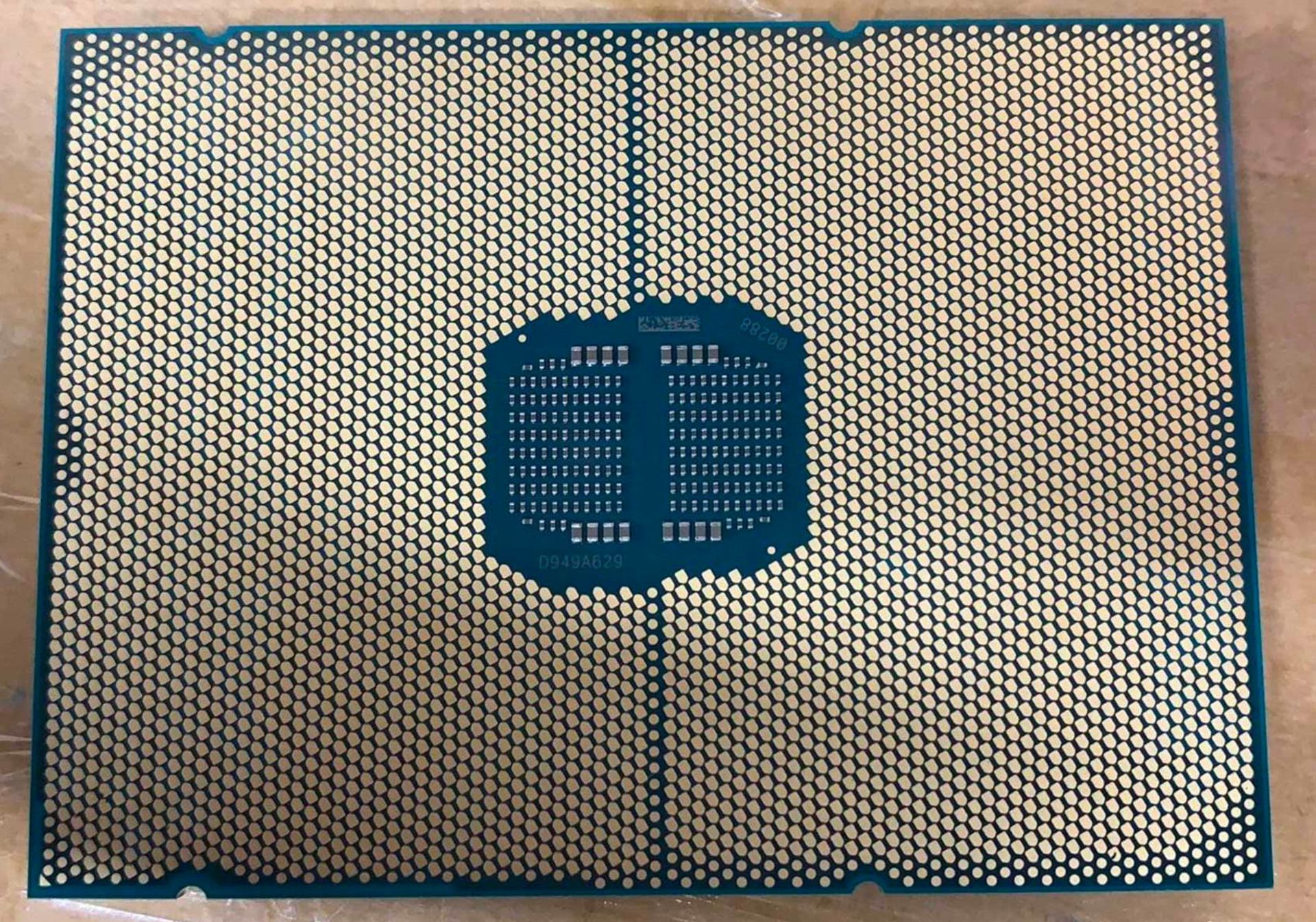 بخش پشتی تراشه سفایر رپیدز اینتل / Intel Sapphire Rapids فاش شده