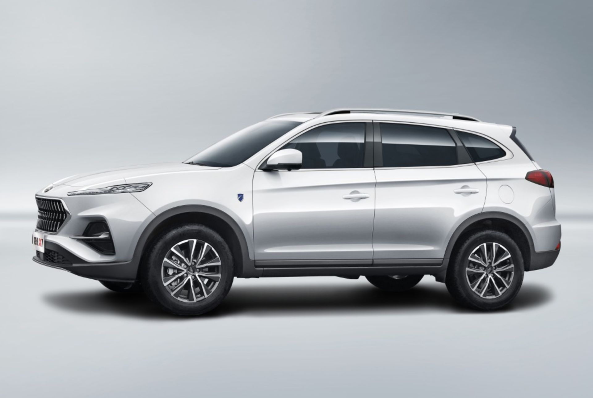 JAC X7 جک ایکس 7 کرمان موتور K7 نمای جانبی