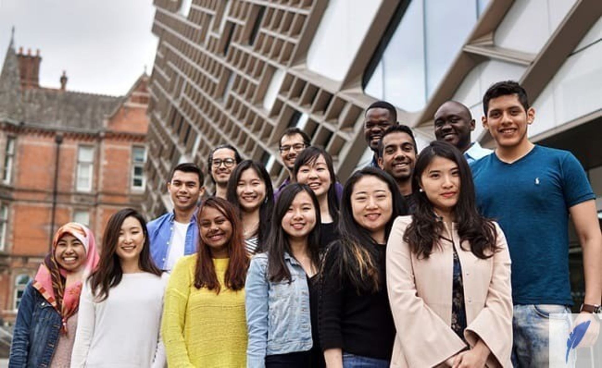 لتس گو یونی