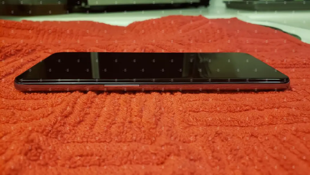 لبه سمت چپ وان پلاس ۹ / OnePlus 9 5G تصویر فاش شده