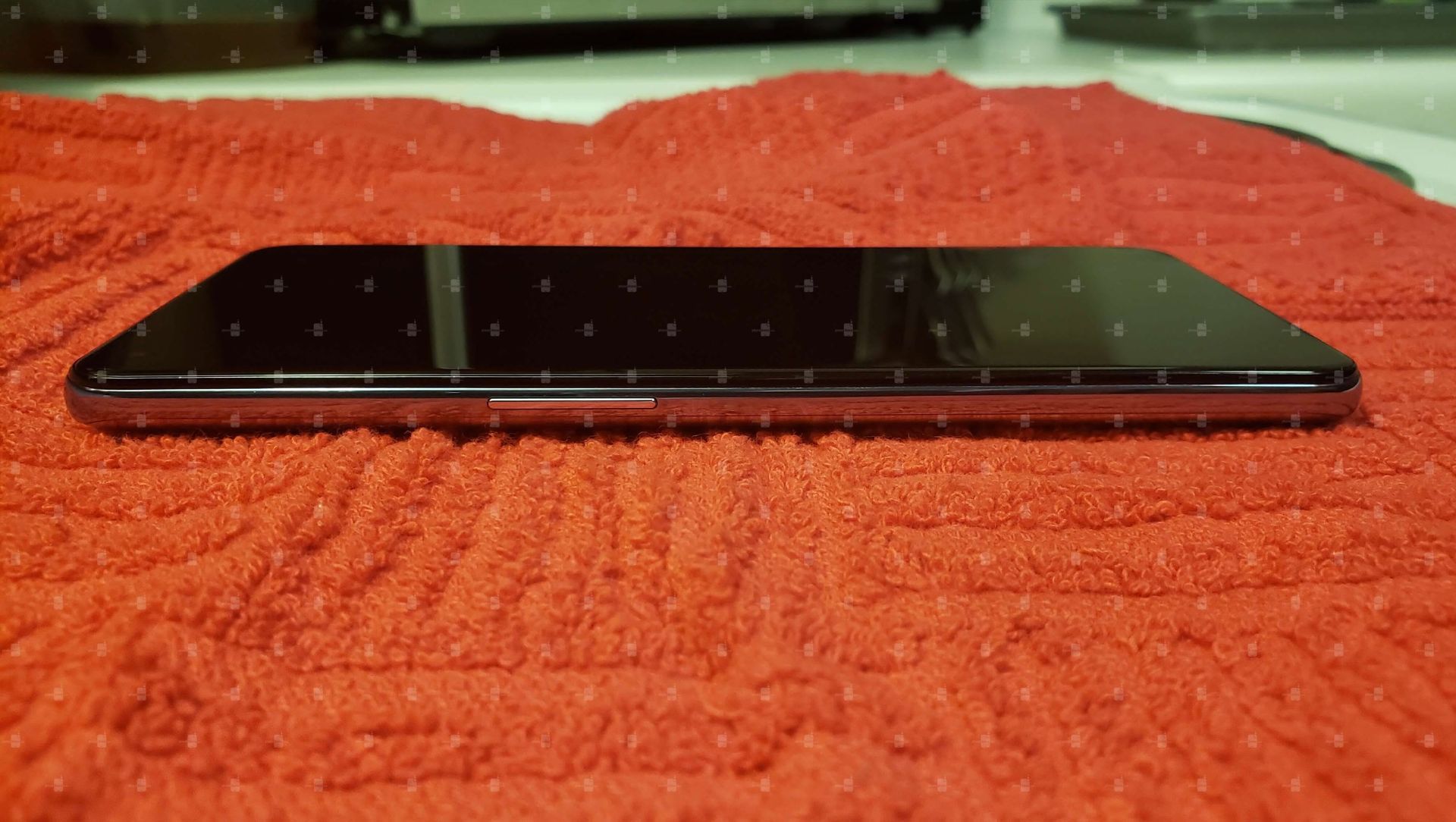 لبه سمت چپ وان پلاس ۹ / OnePlus 9 5G تصویر فاش شده