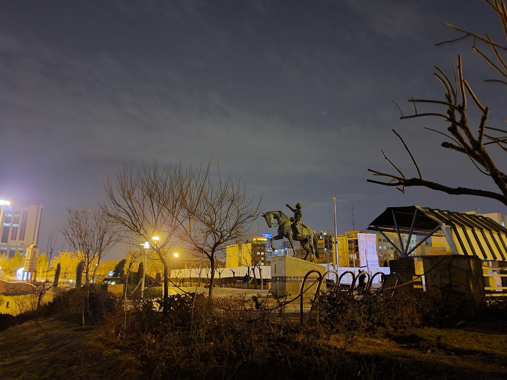 Galaxy S20 Ultra - Low Light - 1x