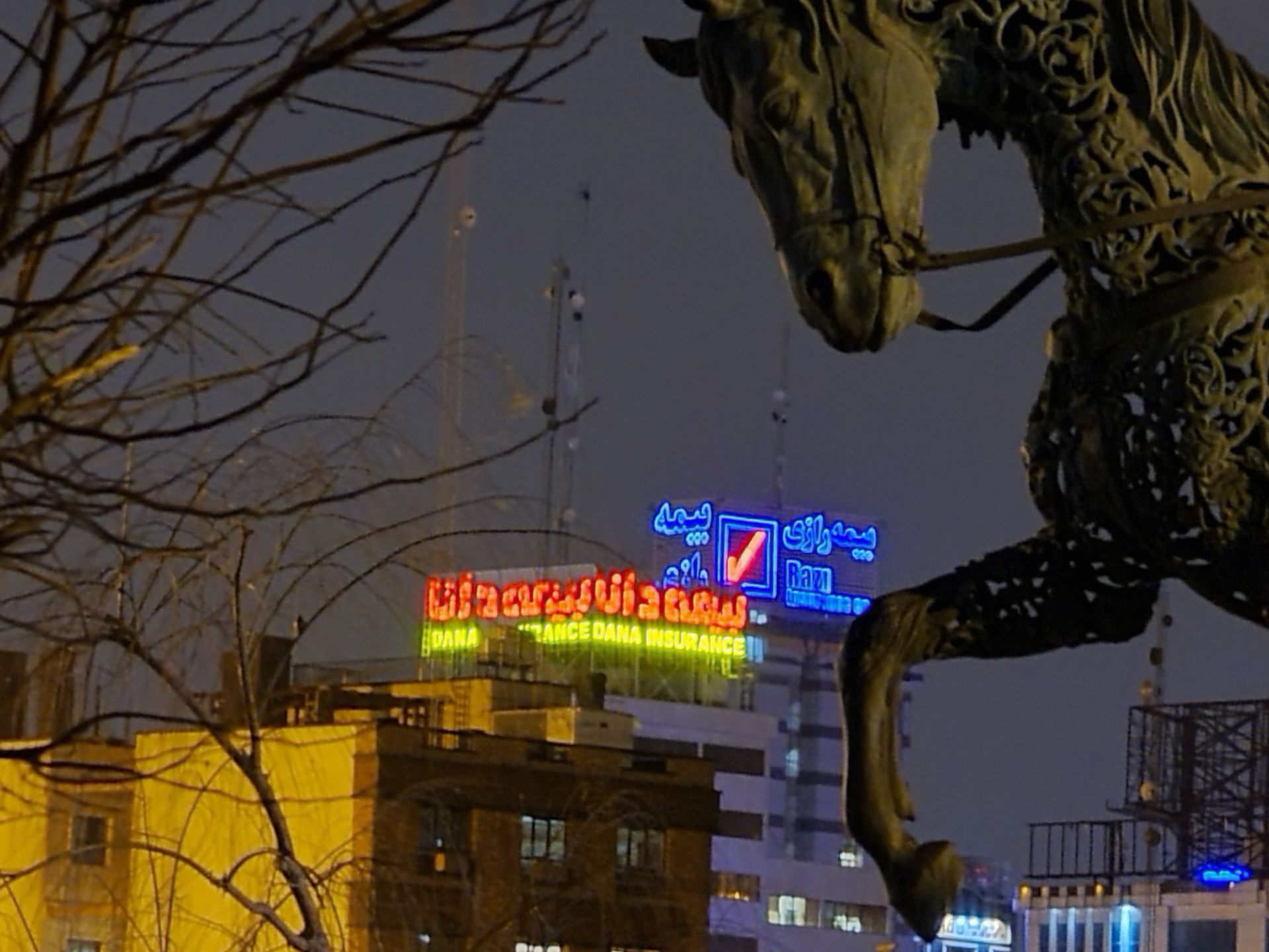 Galaxy S20 Ultra - Low Light - 10xx