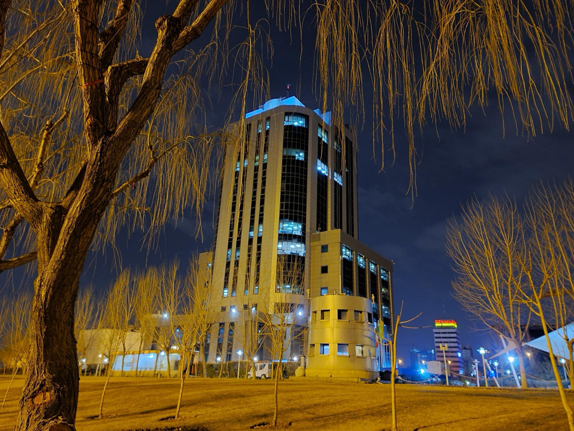 Galaxy S20 Ultra - Low Light - 1x