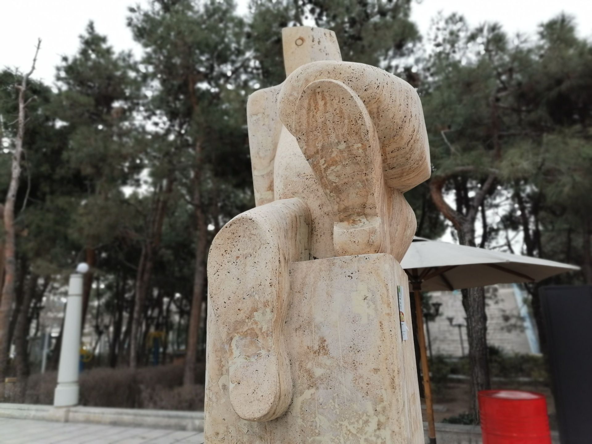 نمونه‌عکس Y9s در طول روز