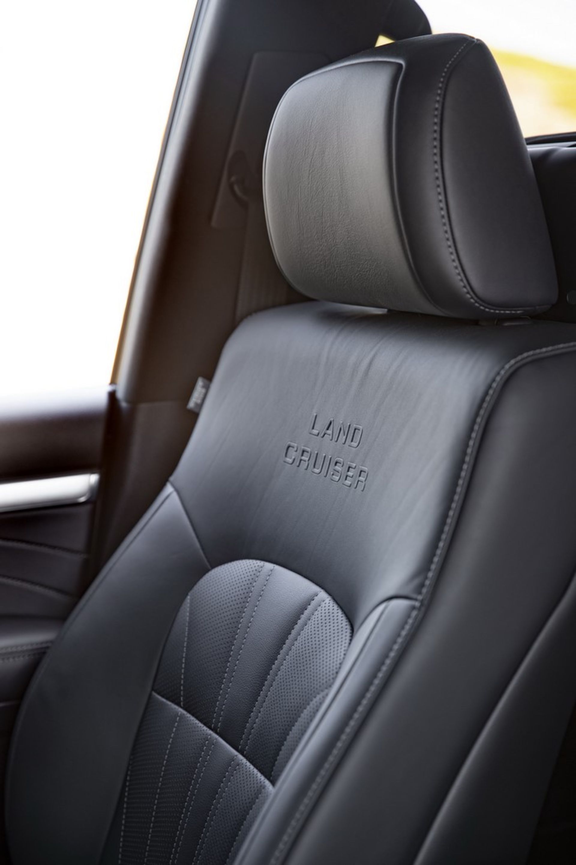 toyota land cruiser sahara horizon limited edition