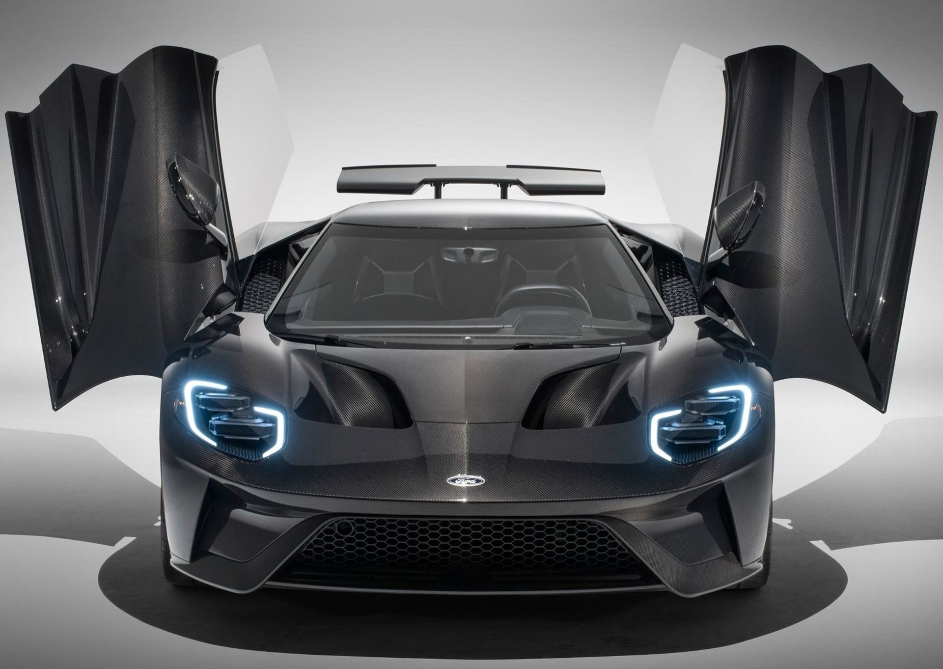 ford GT Liquid Carbon Edition