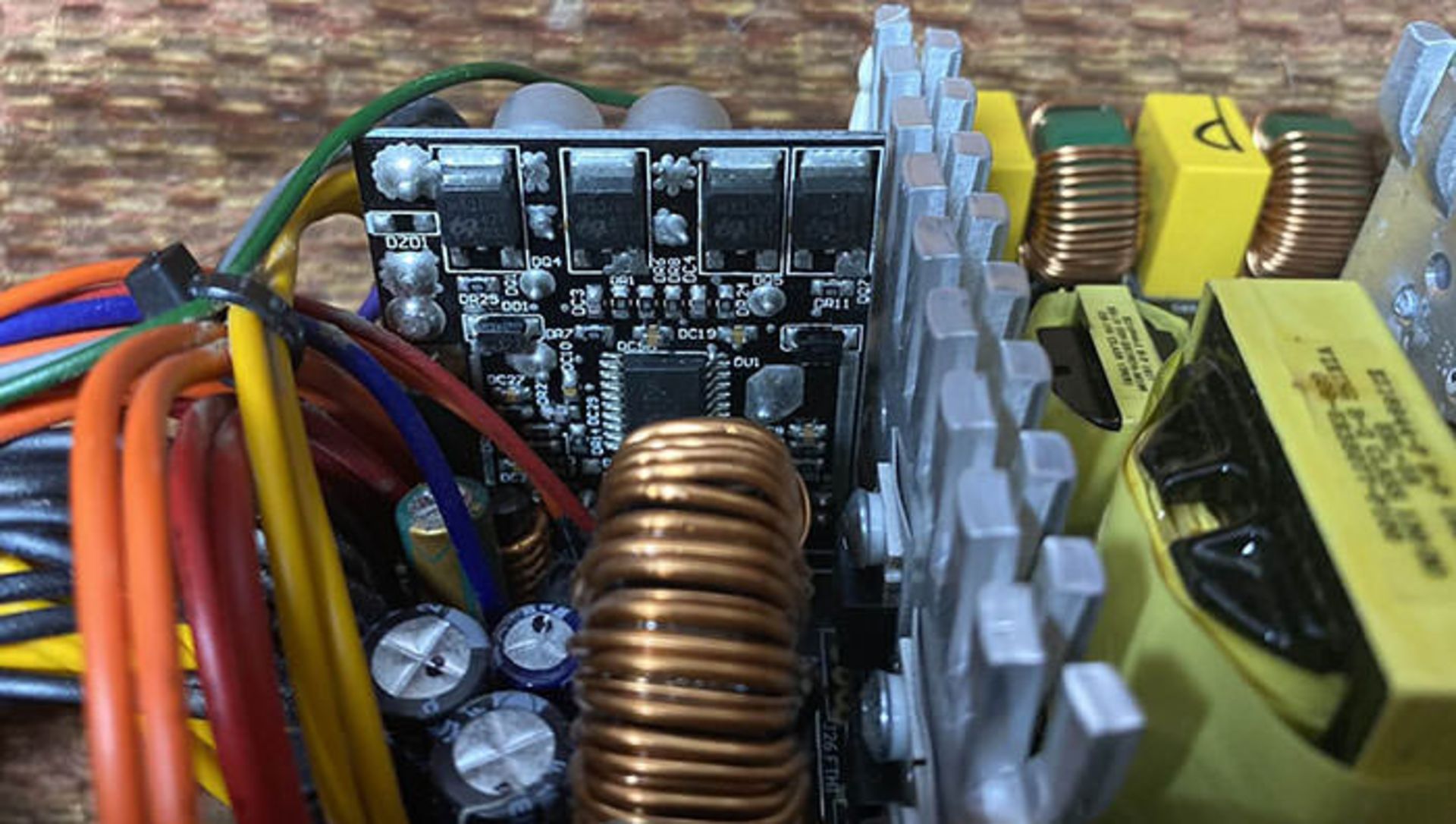 آناتومی منبع تغذیه PSU