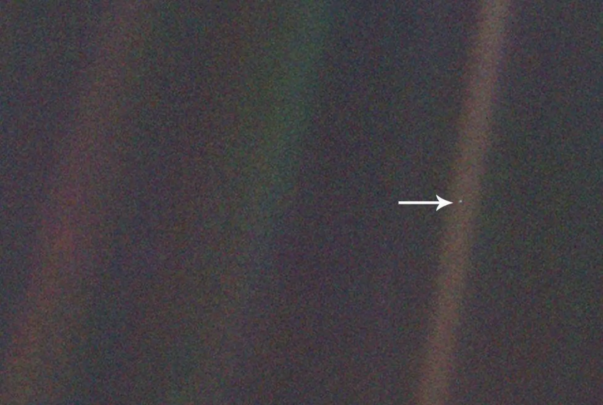 Pale Blue Dot / نقطه آبی کمرنگ