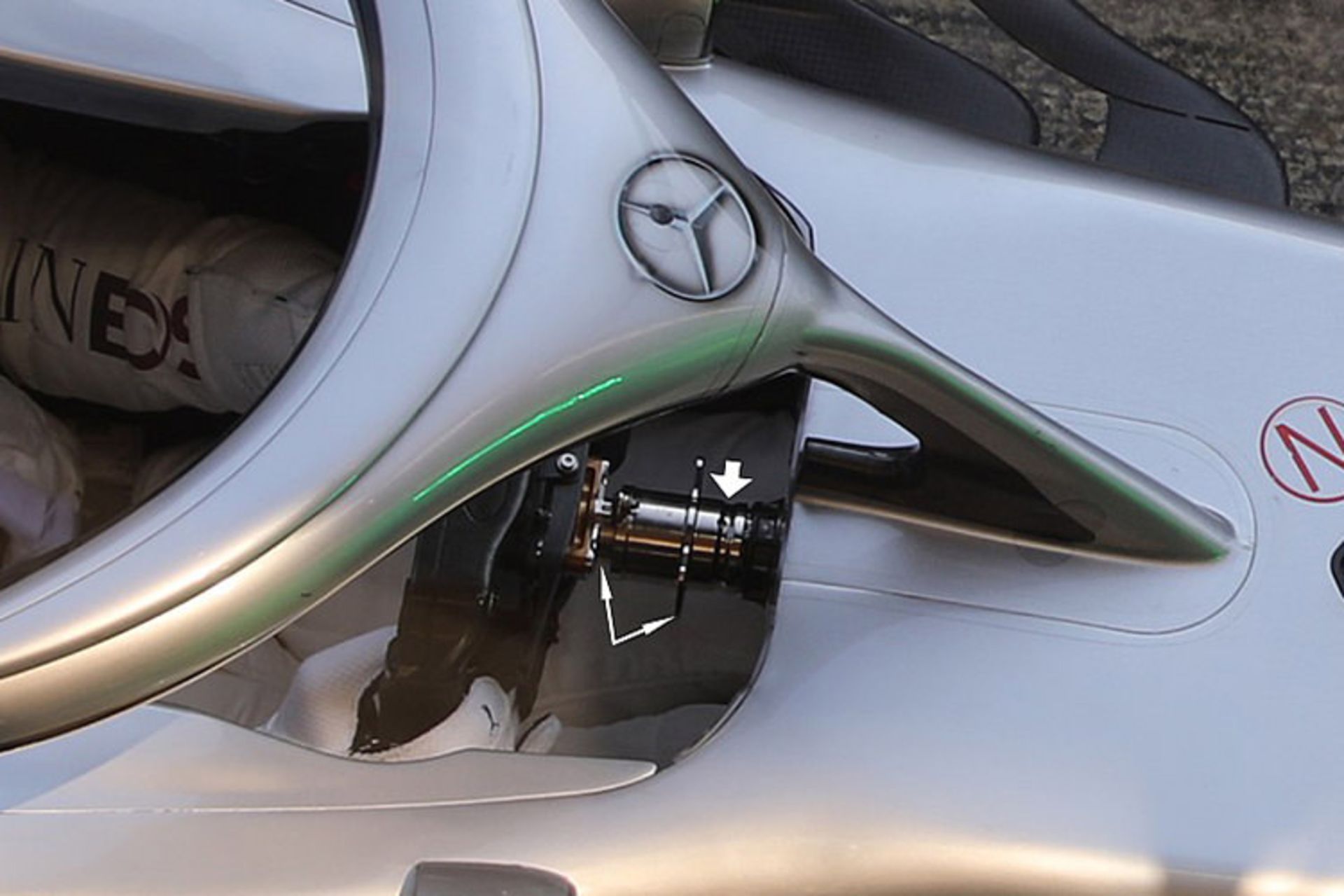 مرجع متخصصين ايران Mercedes-AMG W11 DAS system