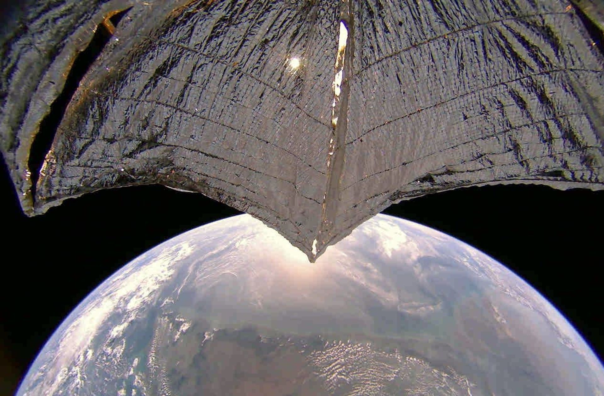 عکس‌های دیدنی کاوشگر لایت‌سیل ۲ از کره زمین
