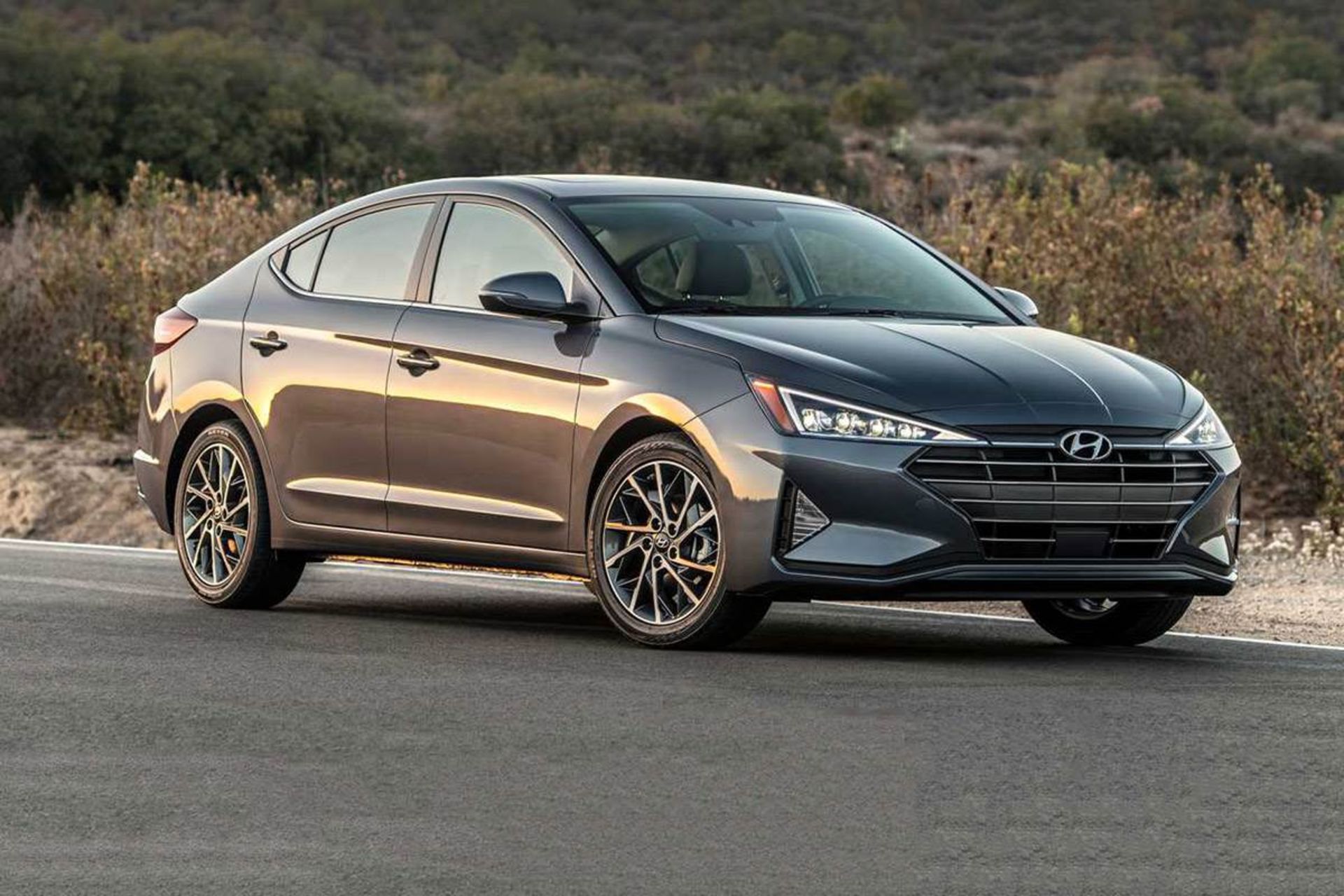 Hyundai Elantra Eco / هیوندای النترا اکو