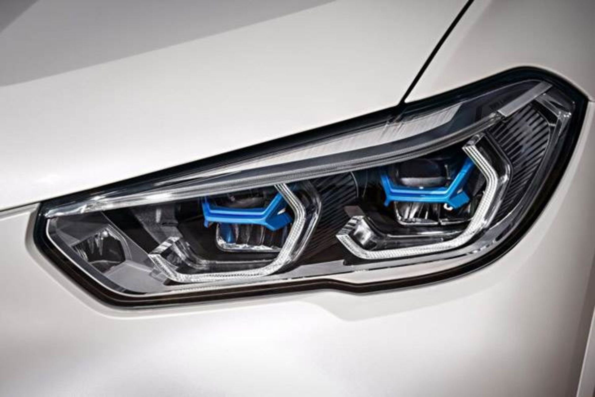 BMW Headlight / چراغ جلو بی ام و