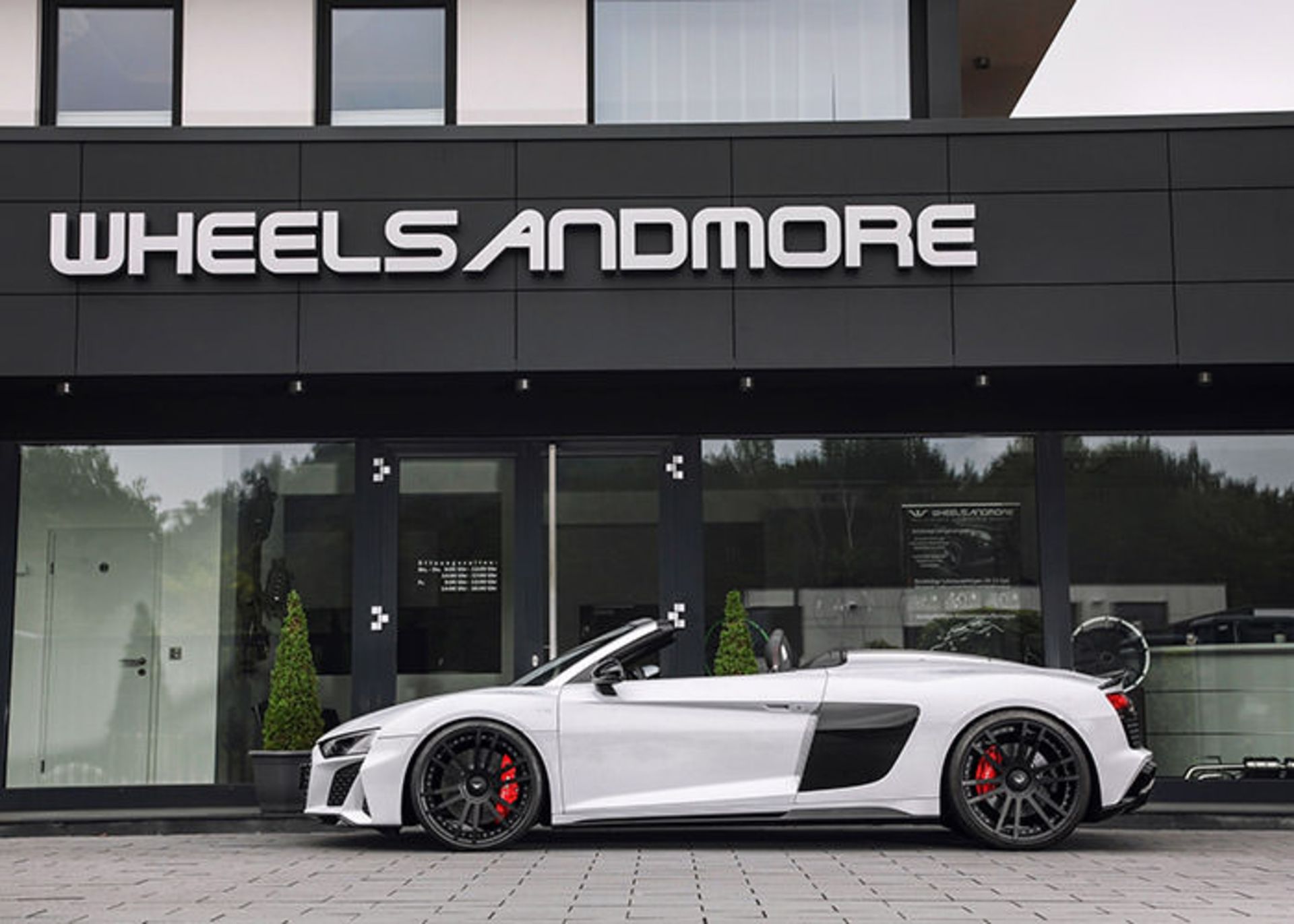 آئودی R8 V10 اسپایدر