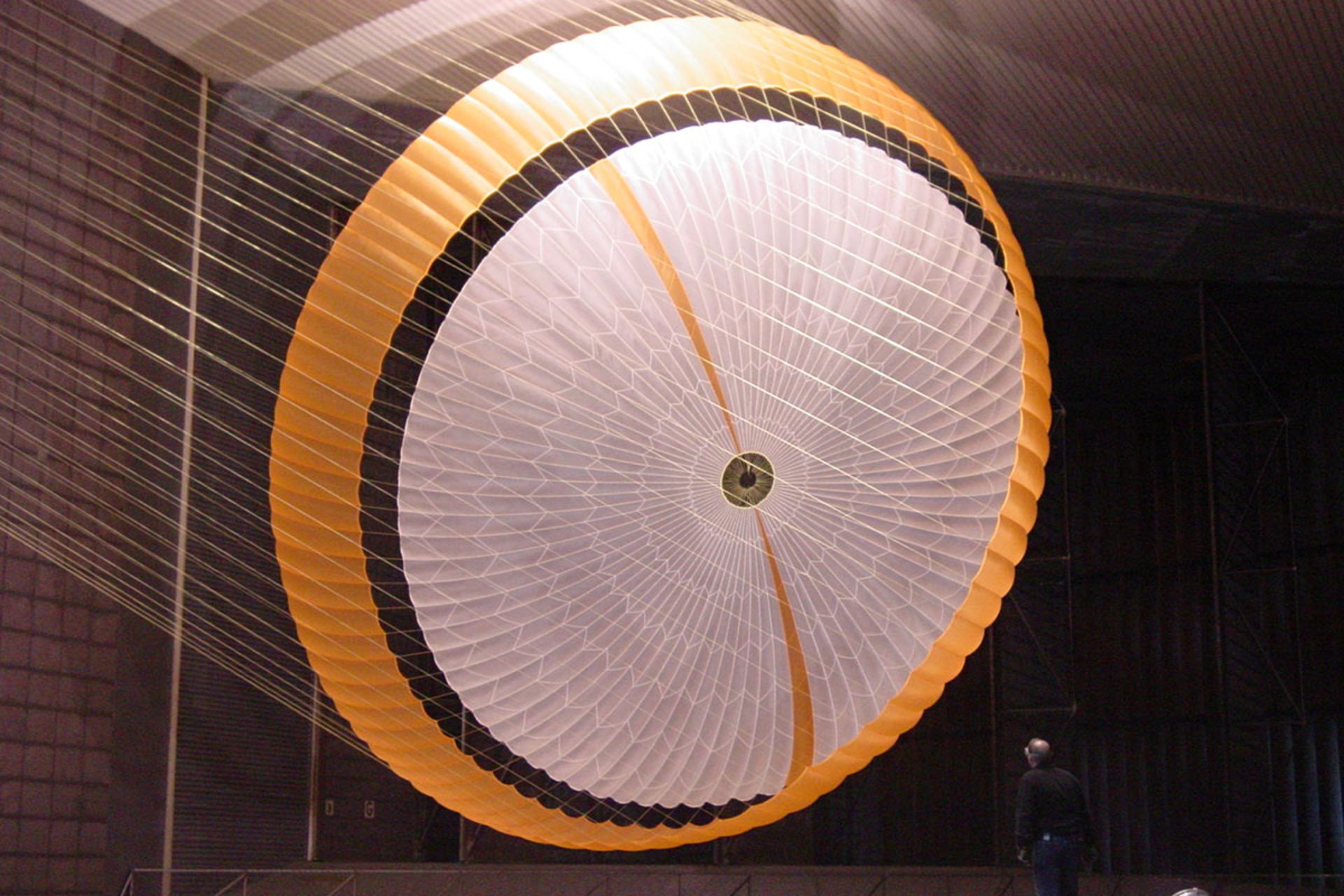 مرجع متخصصين ايران چتر ديسك-فاصله-نوار / Disk-Gap-Band Parachute