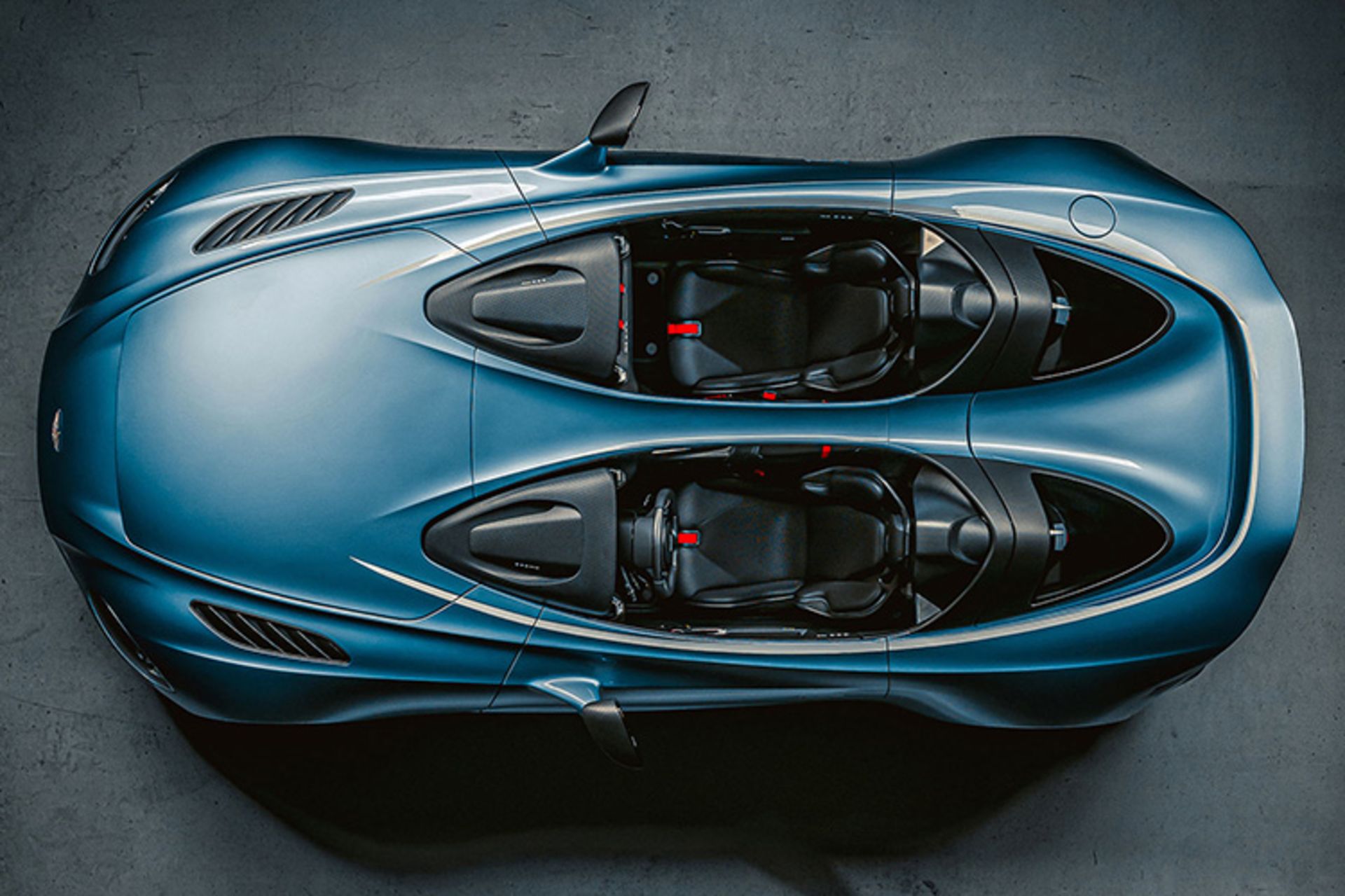 Aston Martin V12 Speedster 