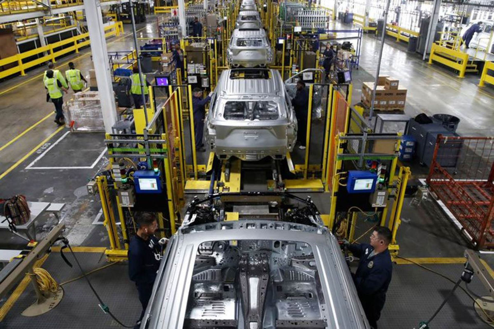 car production / تولید خودرو