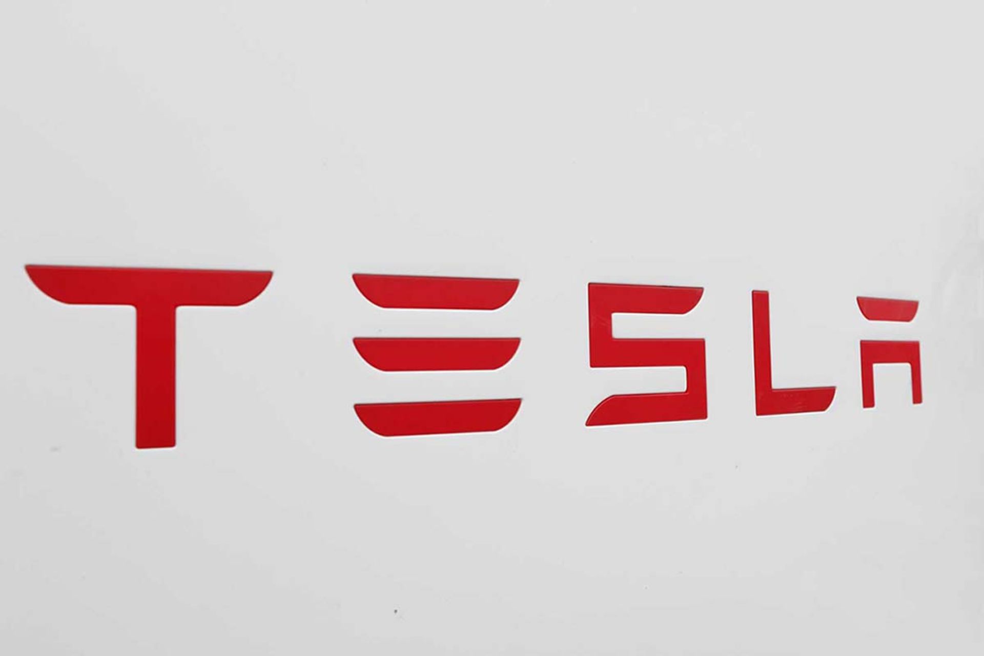 Tesla /  تسلا