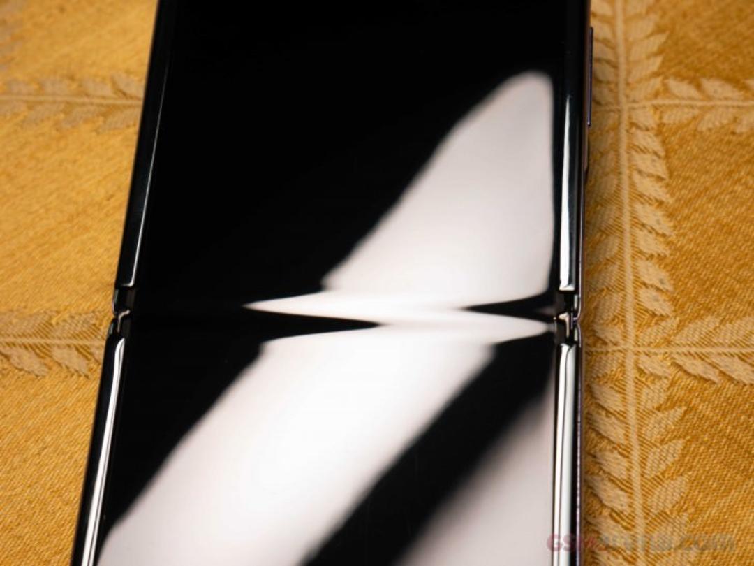 گلکسی زد فلیپ / Galaxy Z Flip