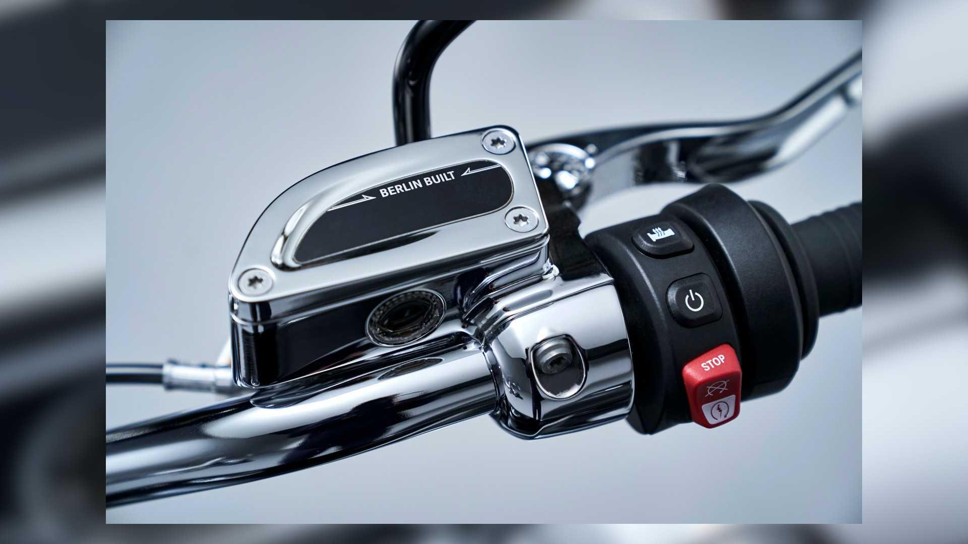 BMW R 18
