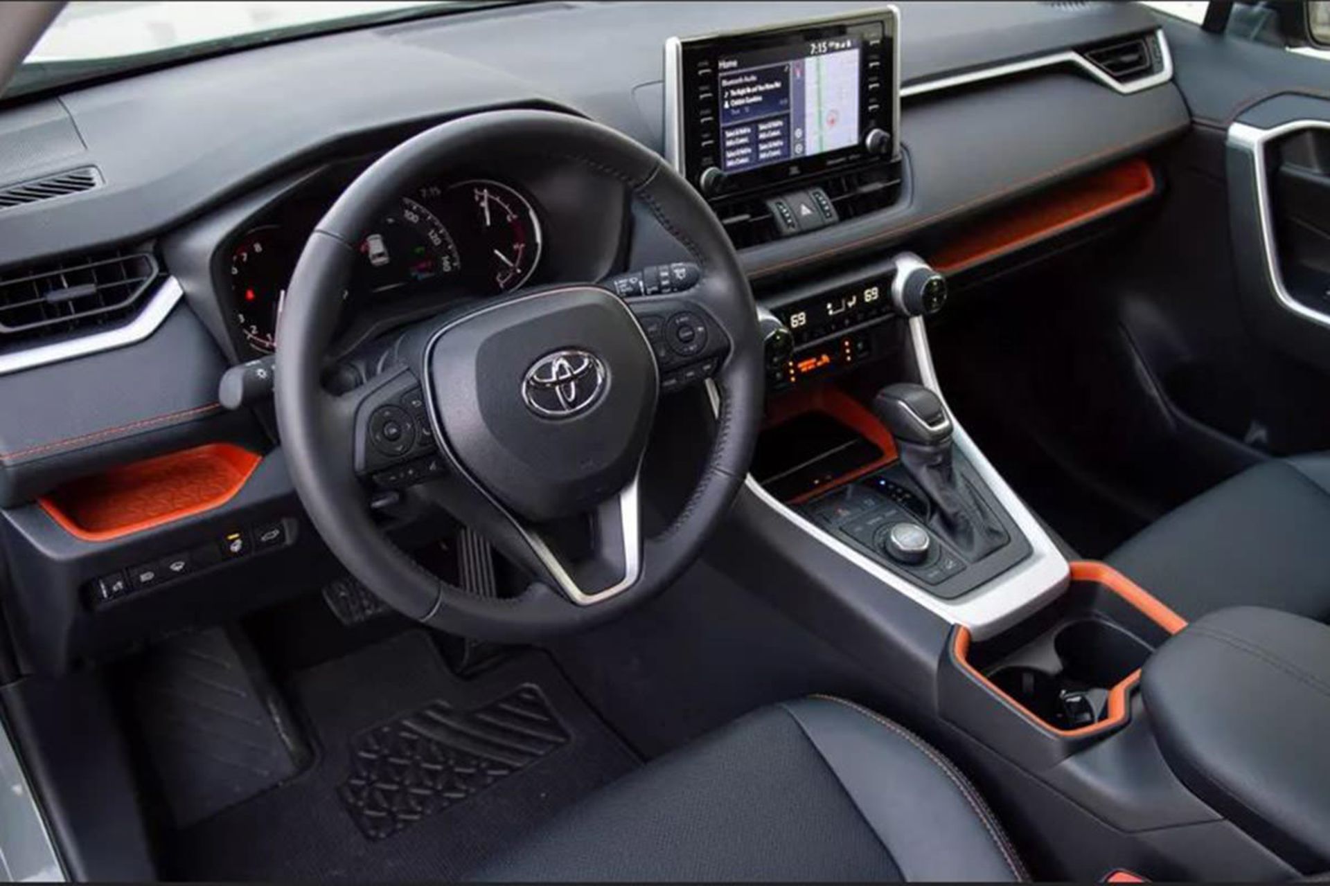 تویوتا RAV4