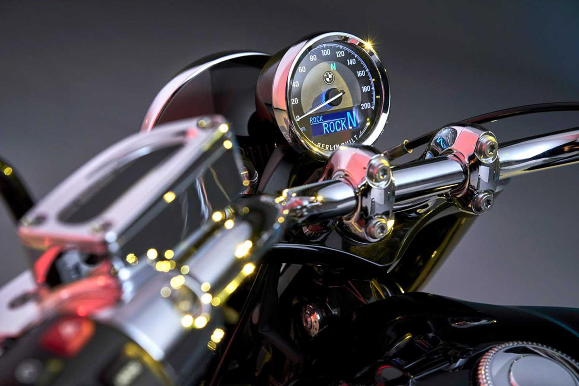 BMW R 18