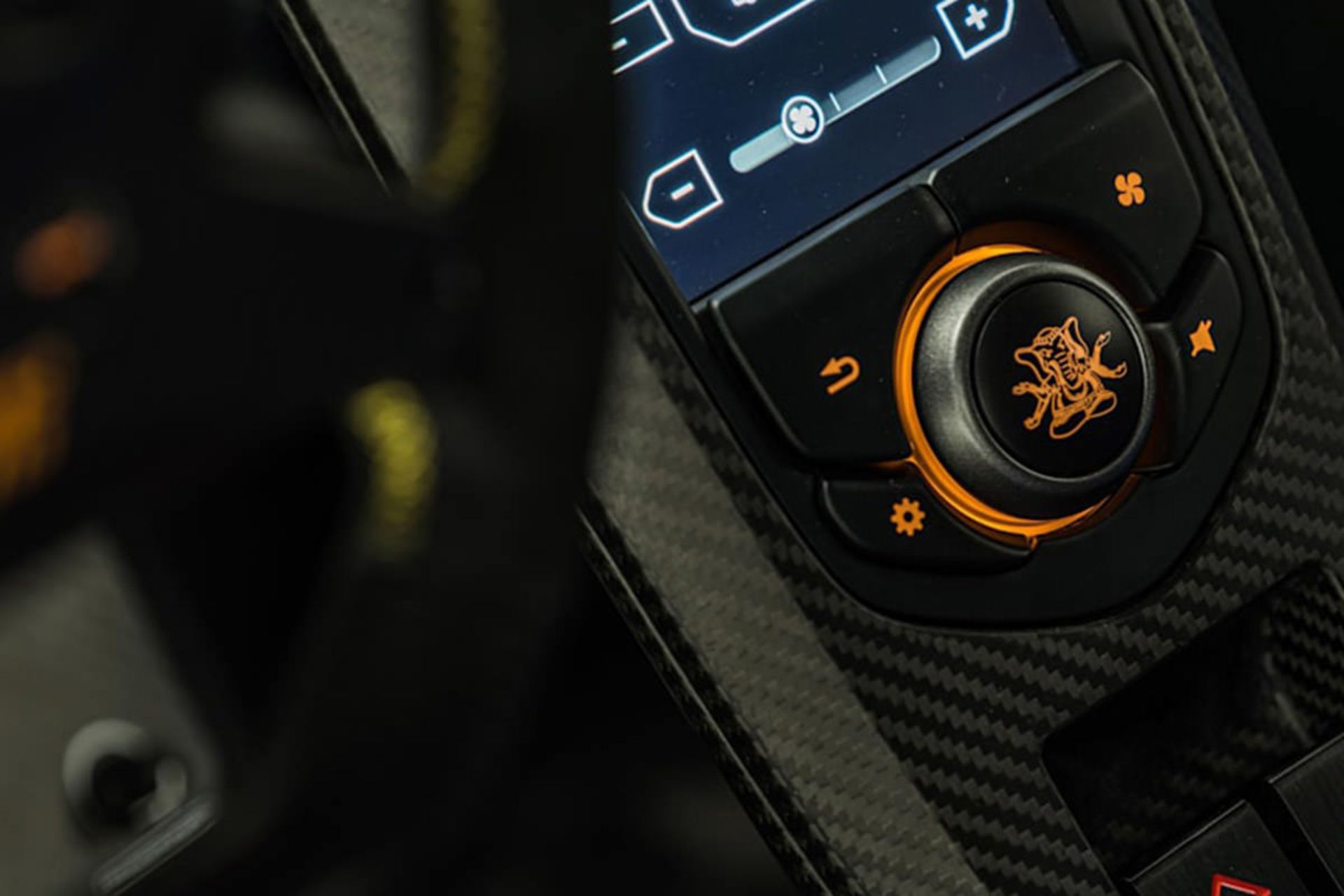 مک‌لارن P1 GTR-18