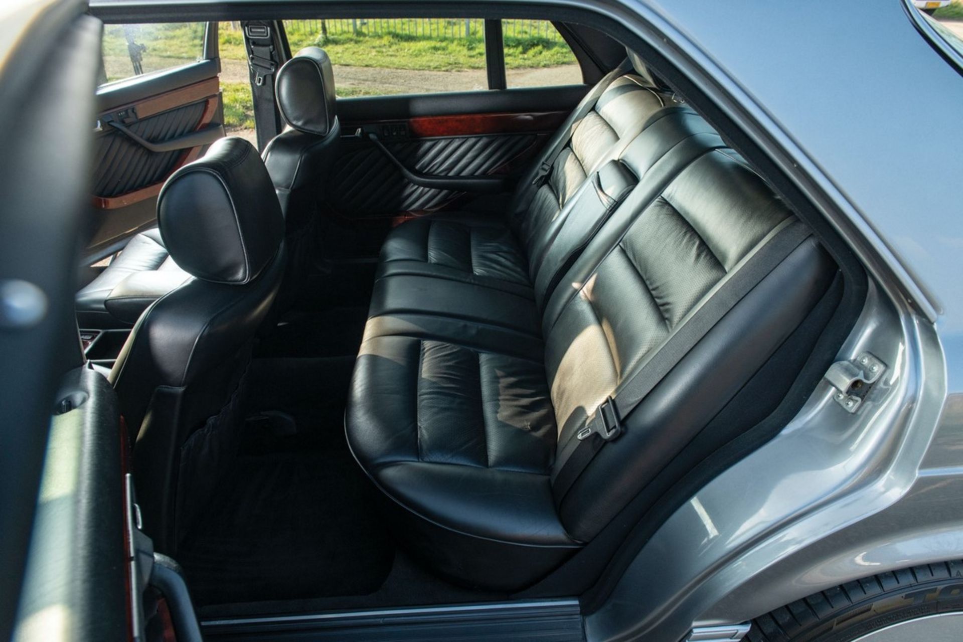 1989 Mercedes-Benz 560 SEL 6.0