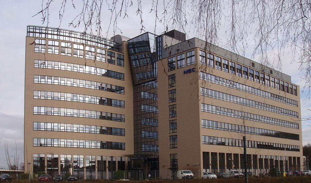 داستان برند NEC