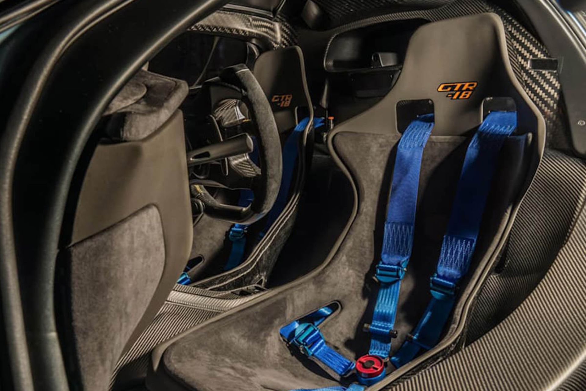 مک‌لارن P1 GTR-18