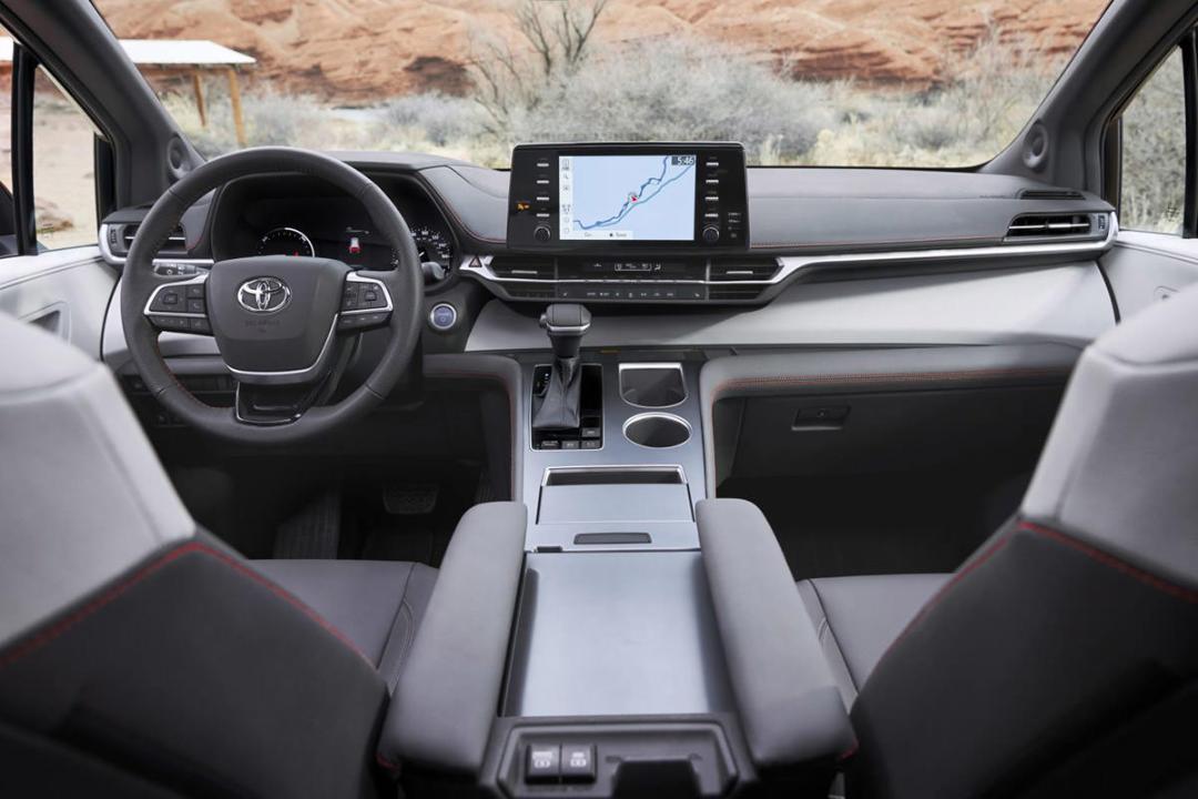 2021 Toyota Sienna minivan / مینی ون تویوتا سیه نا 2021