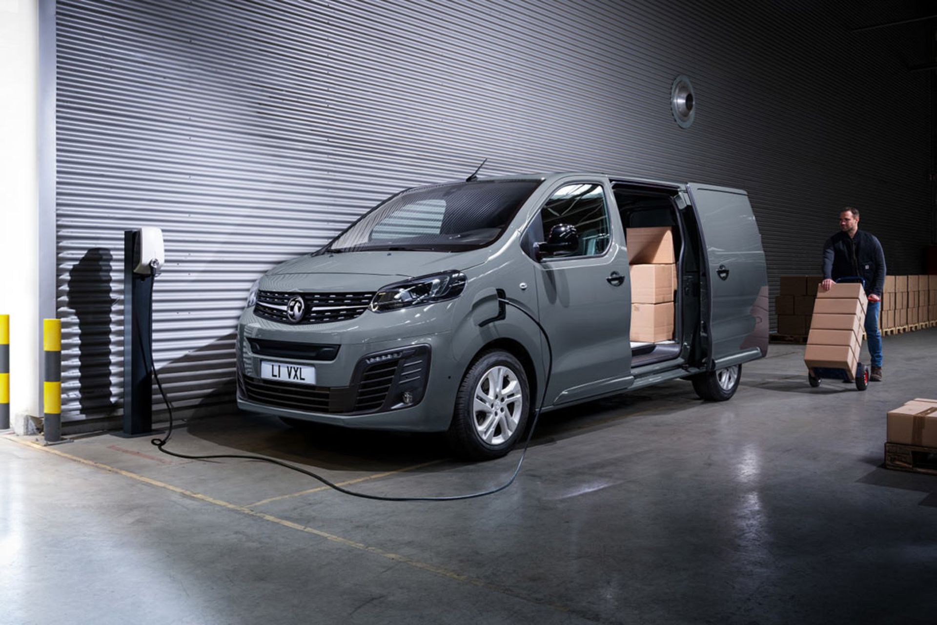 Vauxhall Vivaro-e van / ون برقی واکسهال