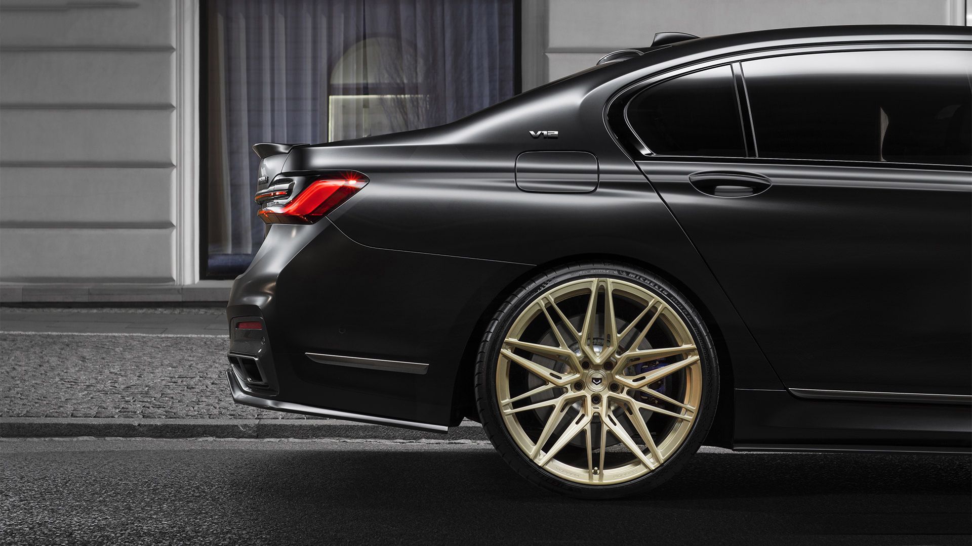 BMW M760Li / بی ام و سری 7