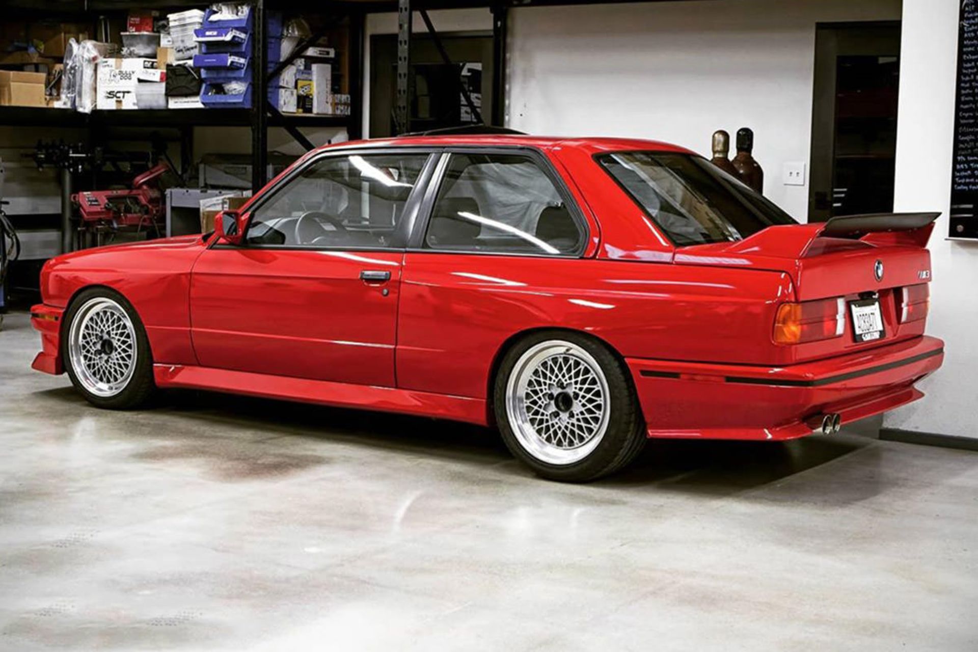 بی‌ام‌و M3 نسل E30 با موتور نسل E46